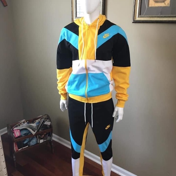 Nike tech suits - Picture 5 of 7